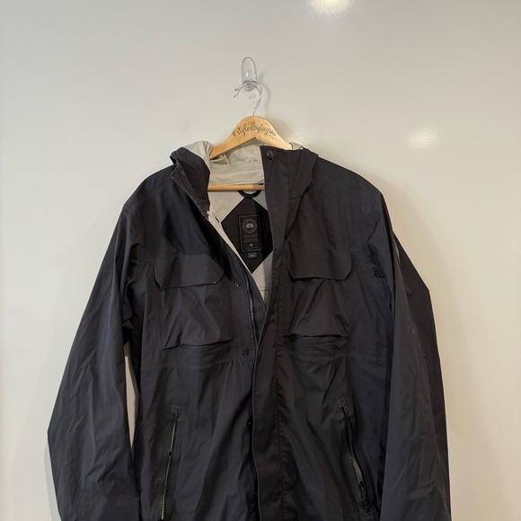 Canada Goose - Wascana Shell Hooded Rain Jacket - Black - Picture 6 of 16